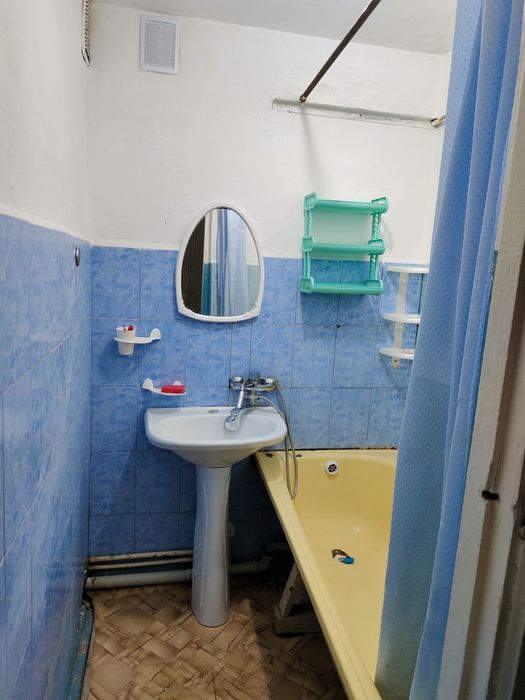 Продам 2 х ком квартиру