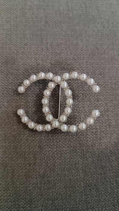 Стилни брошки топ модели