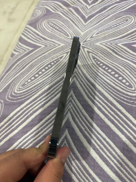 Продам Айфон 13 про 256г