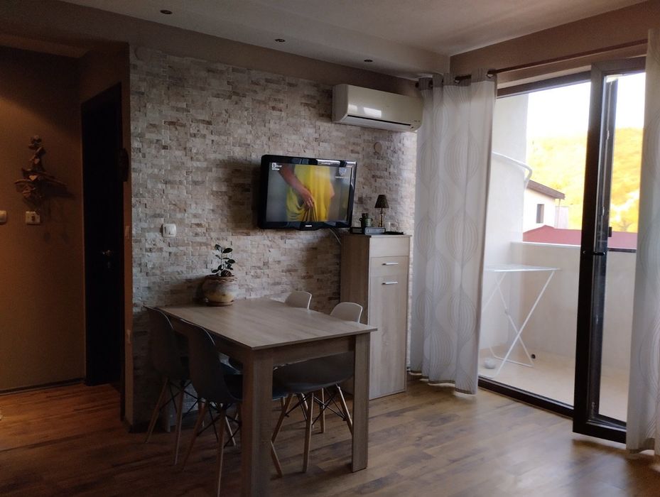 Нощувки в апартамент Лора за 2-4 души