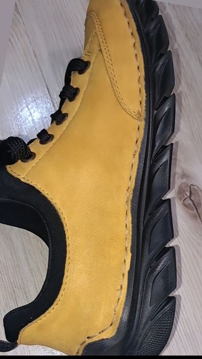 Оригшнални дамски обувки 37 номер