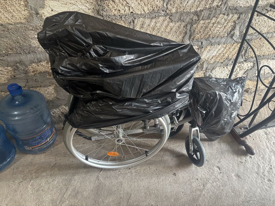 Продам ивалидную коляску