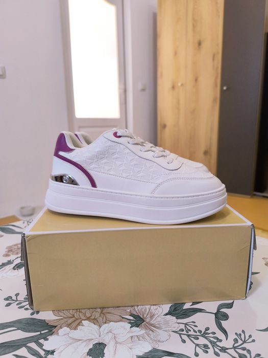 Tommy Hilfiger Calvin Klein Michael Kors Karl Lagerfeld