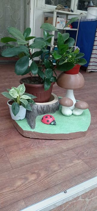 Горшки под цветы