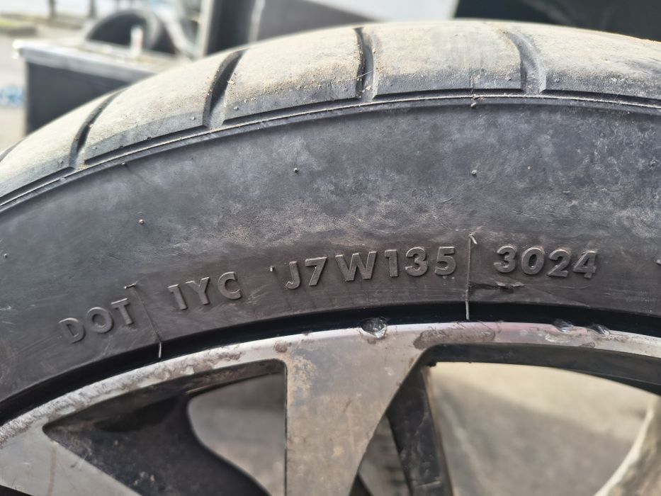 Гуми  с джанти за BMW X5 sport  пакет e70 летни