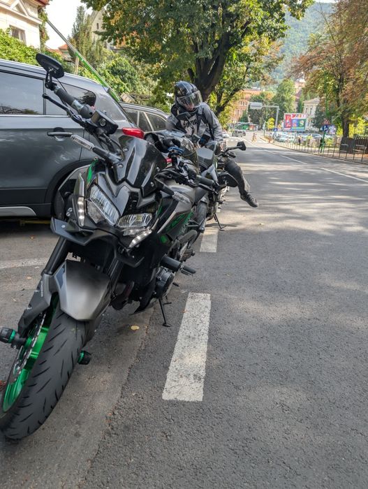 Kawasaki Z900 2024 garanție 2027