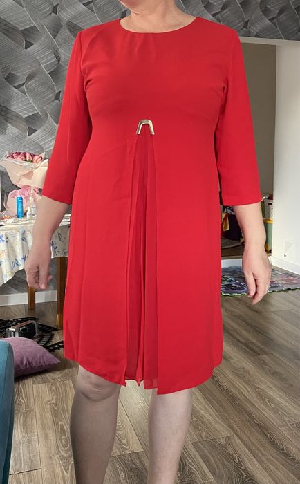 Платье красное
