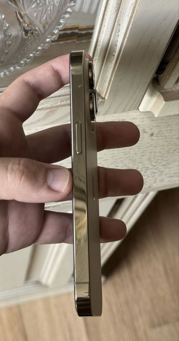 IPhone 14 pro 256 gold.