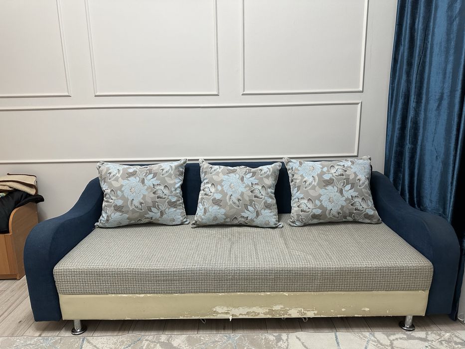 Продается диван в хорошем состоянии