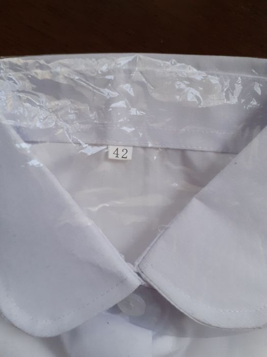 Продам белую блузку