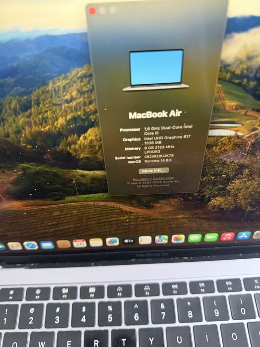 Macbook Air 2019 , La cutie  in stare buna , I5 , 8GB  Baterie ok.