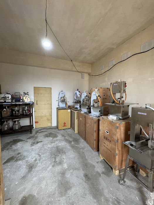 Суяк кесадигон апарат. Мясорубка Гушт арра. Суяк арра.Пила для мясо.