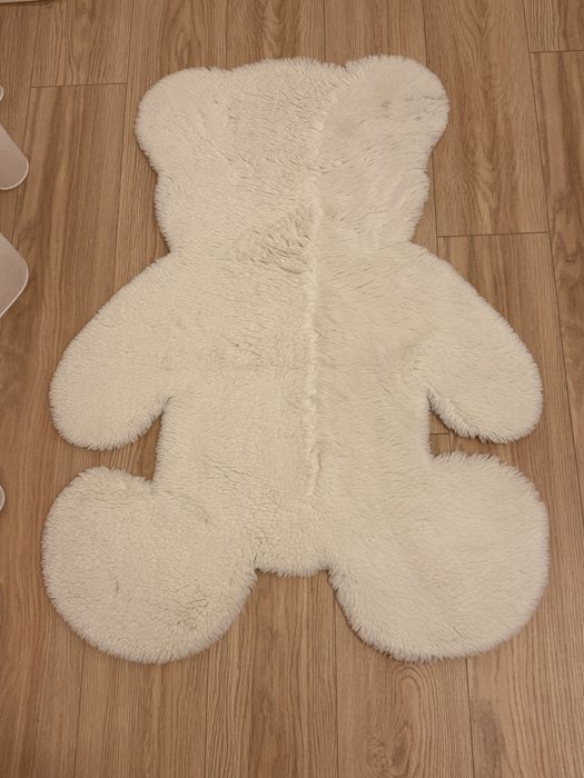 Covor alb cu ursulet