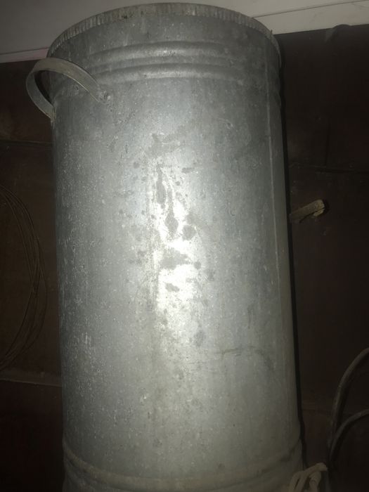 Полога разные кастрюли разные посуди