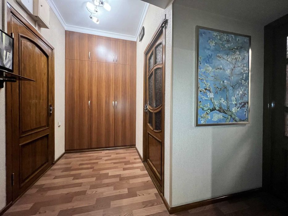 3-х комнатная Юнусабад-2(переделанная из 2-х комнатной)!