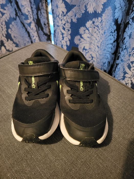 Adidasi nike impecabili