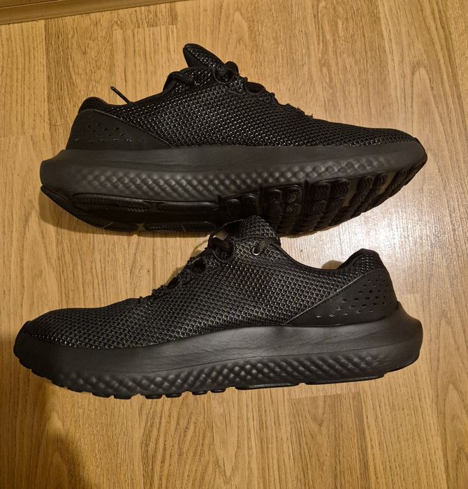Vand adidasi Under Armour