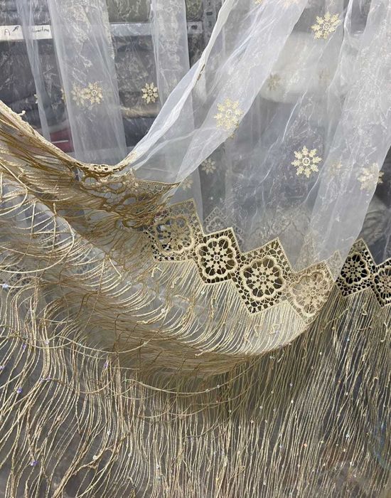 Тънко перде с бродерия