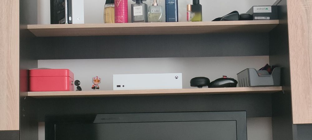 Xbox one 1 tb + joc 580