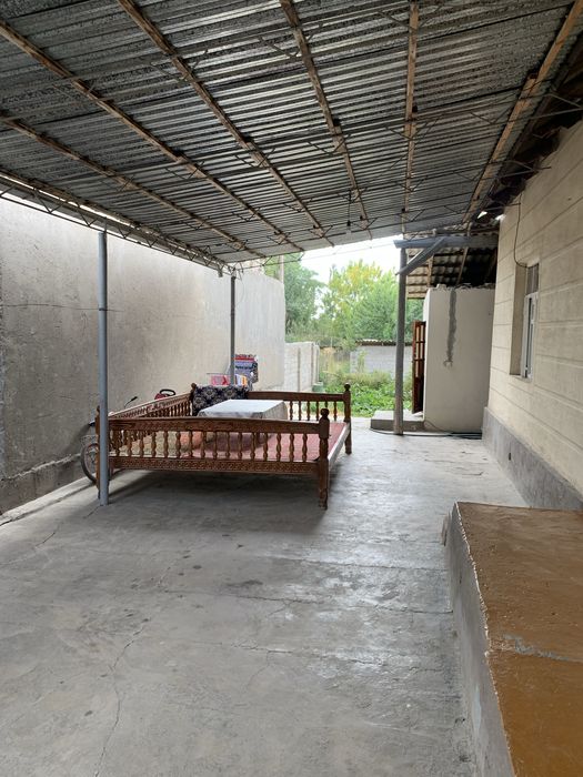 Uy sotiladi 8 sotik 4 xona yangi yol mixaylvkada