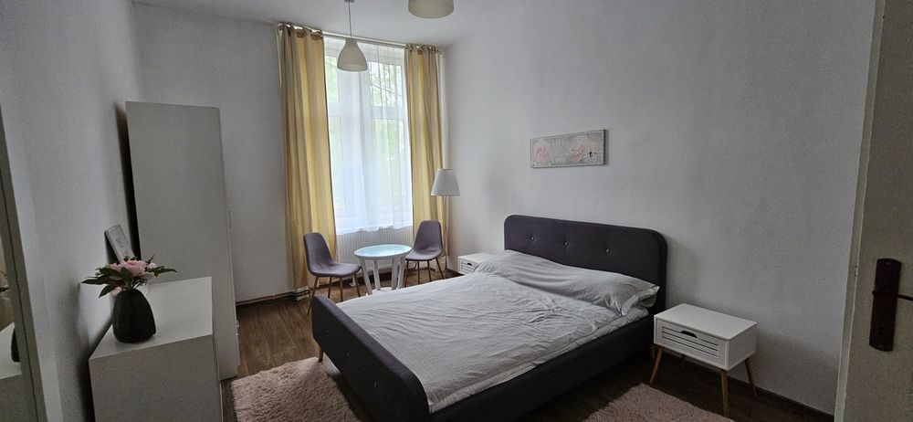 Central! De închiriat!!!