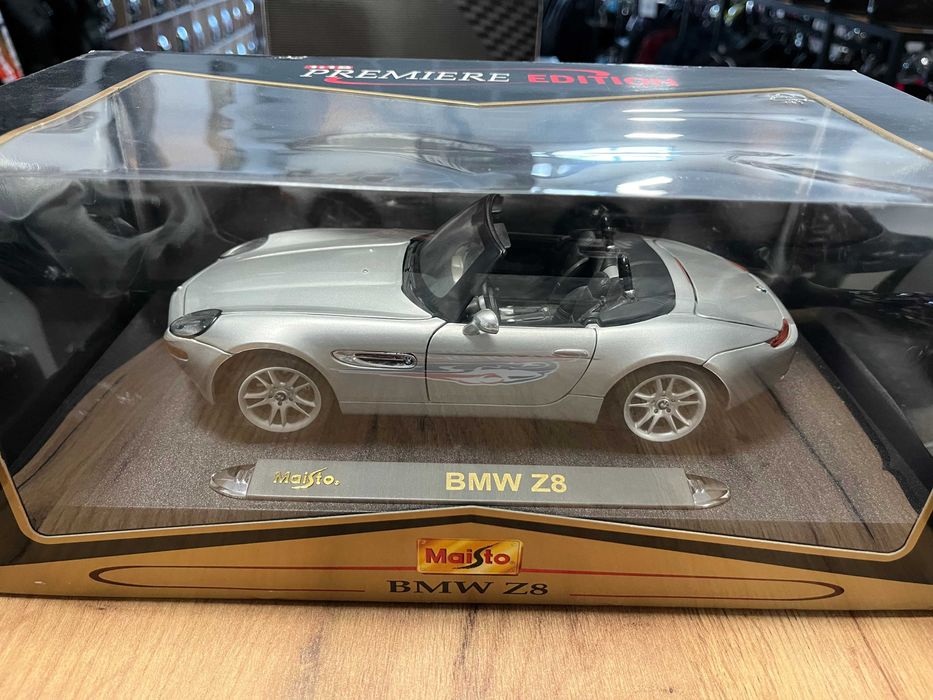 Чисто нов MAISTO GOLD метален колекционерски модел количка BMW Z8 1:18