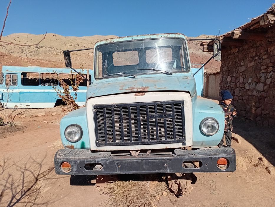 Zo‘r holatdagi mashina.