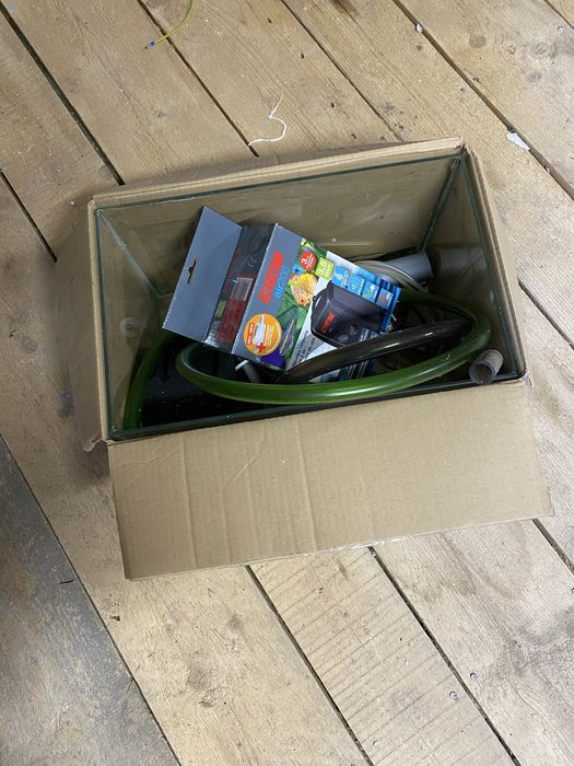 Acvariu complet 200L cu ciclide Malawi.