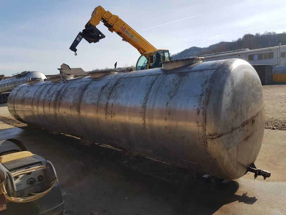 Bazin, Rezervor inox orizontal.