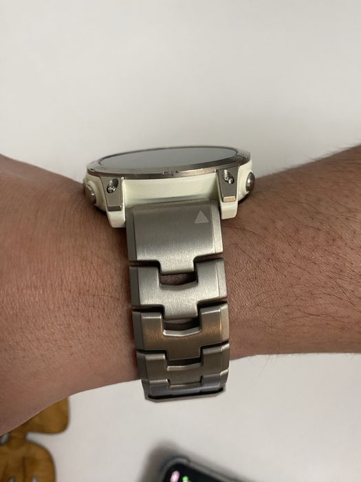 Продам Garmin Epix Gen II