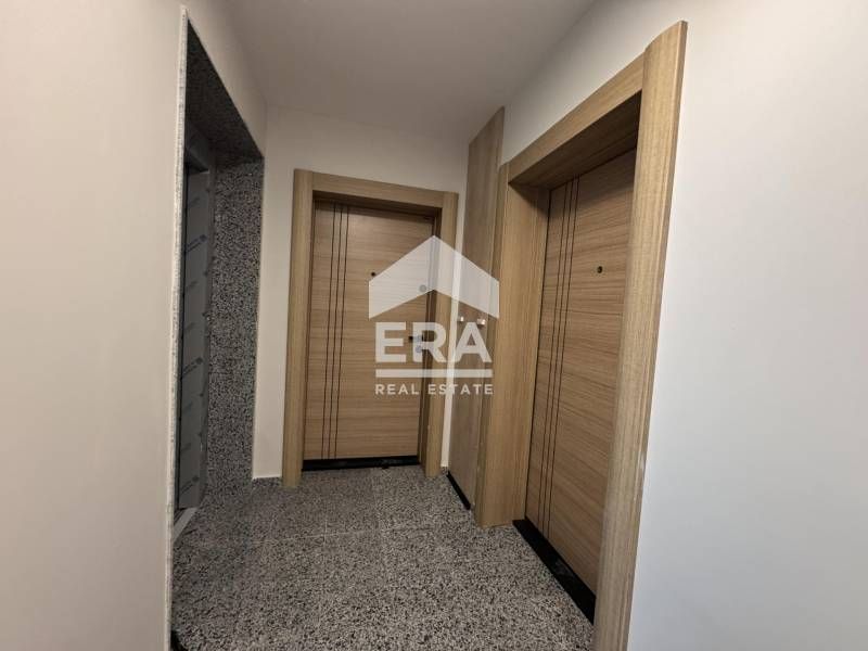 Продава се Двустаен апартамент в Варна, Възраждане 1 - 72 кв.м за 1902 €/кв.м - Снимка #3
