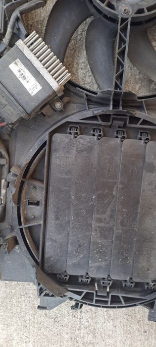lectroventilator Audi A4 B8 2.0 Tdi 2.7 3.0 Tdi 8K0121003L ventilator racire cu releu 989462U
Stare perfecta de functionare
Pret 600 ron