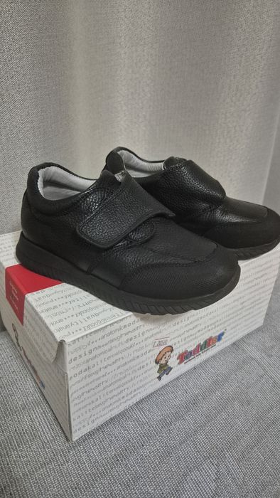 Кожаная детская обувь