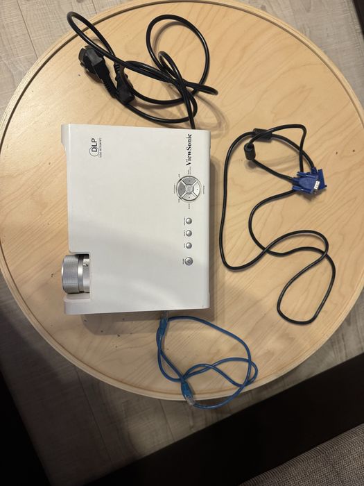 Проектор ViewSonic PJ513D — отлично състояние, готов за работа