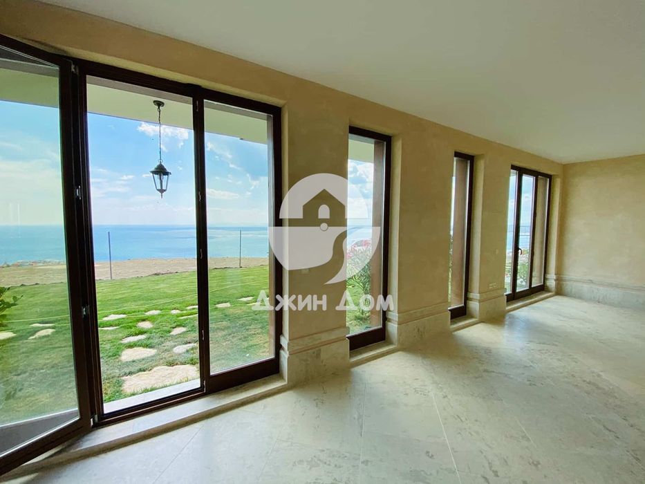 Продава се Къща в Свети Влас - 301 кв.м за 3002 €/кв.м - Снимка #2