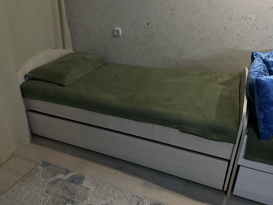 Кровать с выдвижным спальным местом