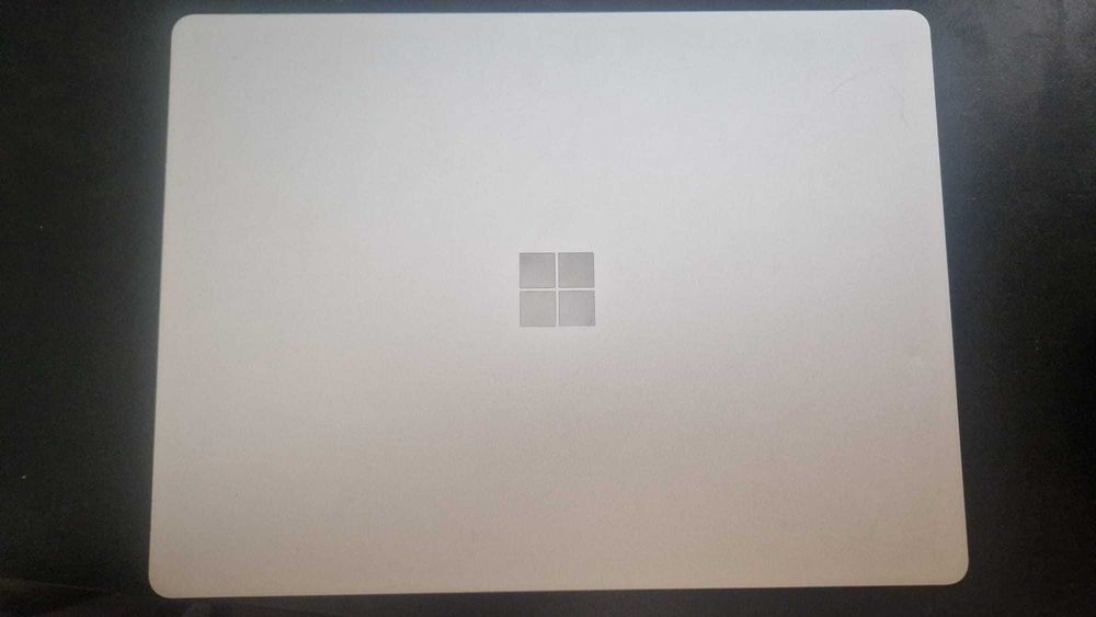 Laptop Microsoft Surface Go Touch Screen I5-1035G1 12.4’’16GB PORTABIL Slim