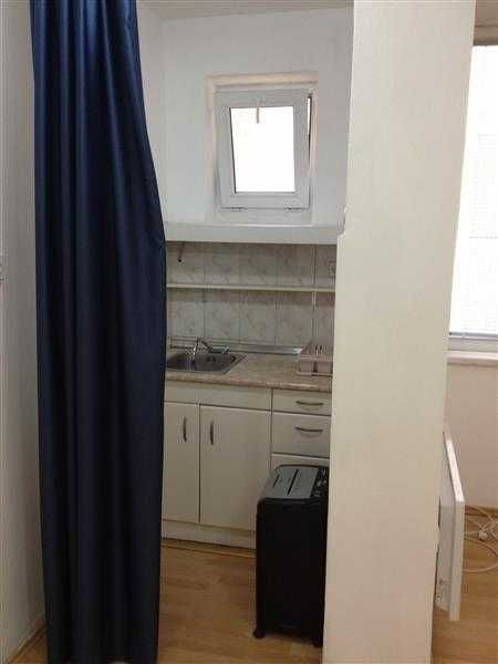 Дава се под наем Двустаен апартамент в Бургас, Зорница - 60 кв.м за 153 € - Снимка #2