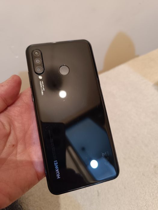 Срочно продам телефон Huawei P30,Lite