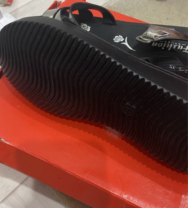 Женские туфли, сандали