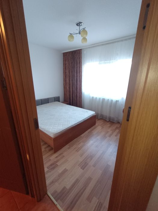Apartament 2 camere 53 mp, semidecomandat,et 1,Str Împărat Traian (in spatele scolii 11)