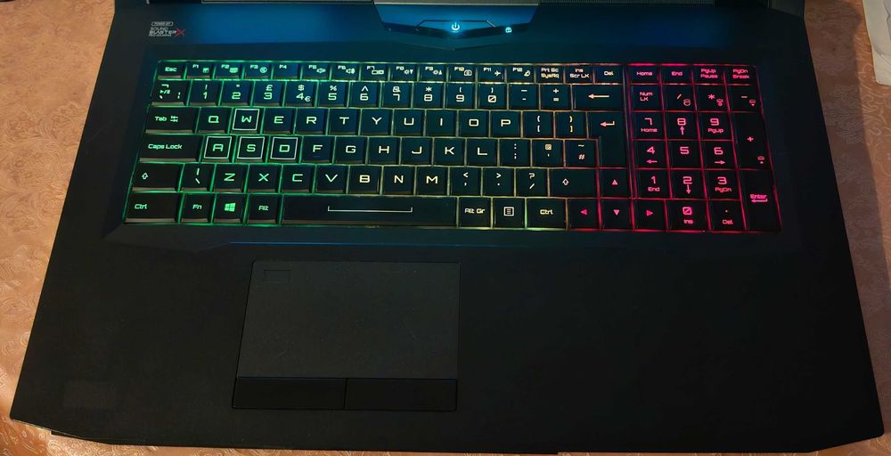 RTX 2080 8GB/Core i5-8600K/16GB RAM/512G SSD/17.3 G-SYNC/PC Specialist