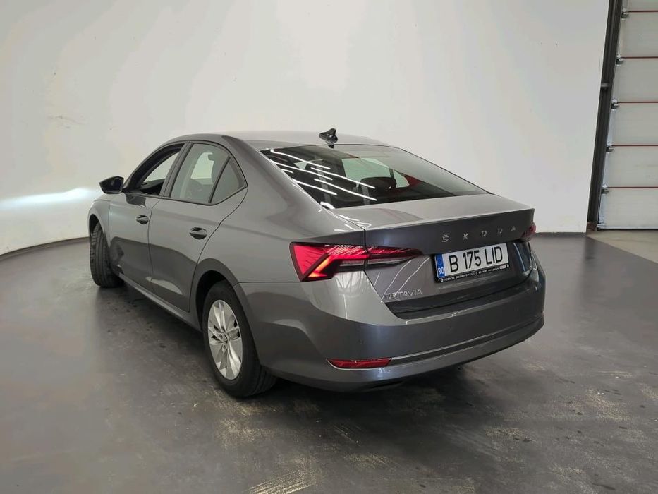 SKODA Octavia 2023 — imagine 4