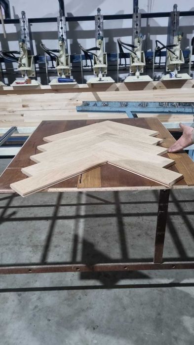 Parchet din lemn masiv de stejar