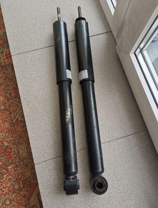 Задние амортизаторы Б/У Прадо - Prado 150