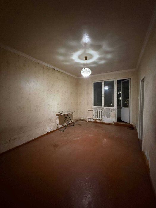 СРОЧНО !! Продаётся квартира в Яшнабаде 1/3/5 ( 33 кв/м ) Оханграбо