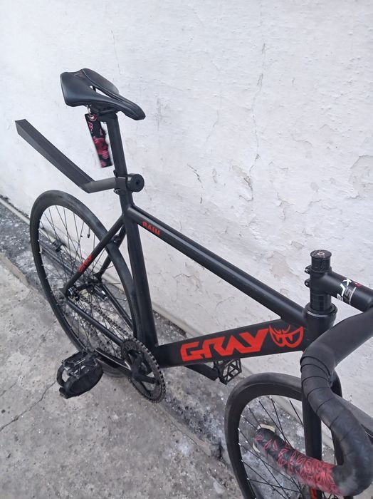 Fixed gear gray rain