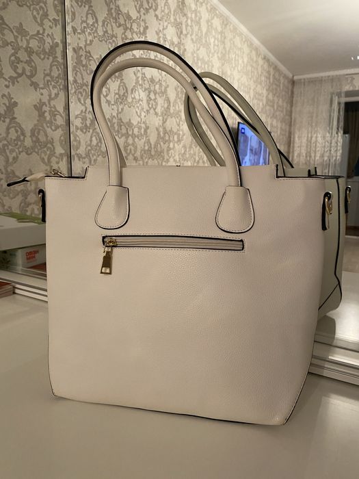 Кожаная сумка белая