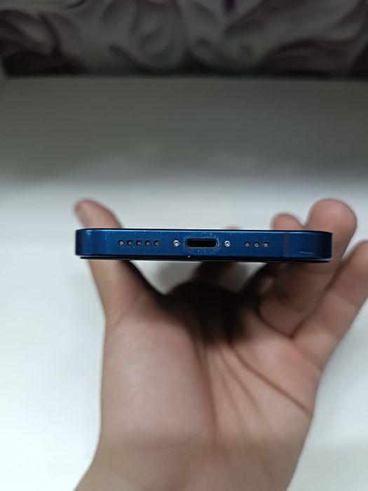 Продам Iphone 12