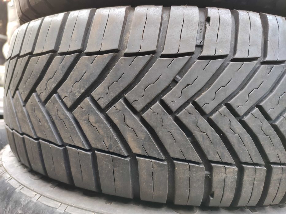 2бр Всесезонни гуми за бус 235 65 16 С - Michelin